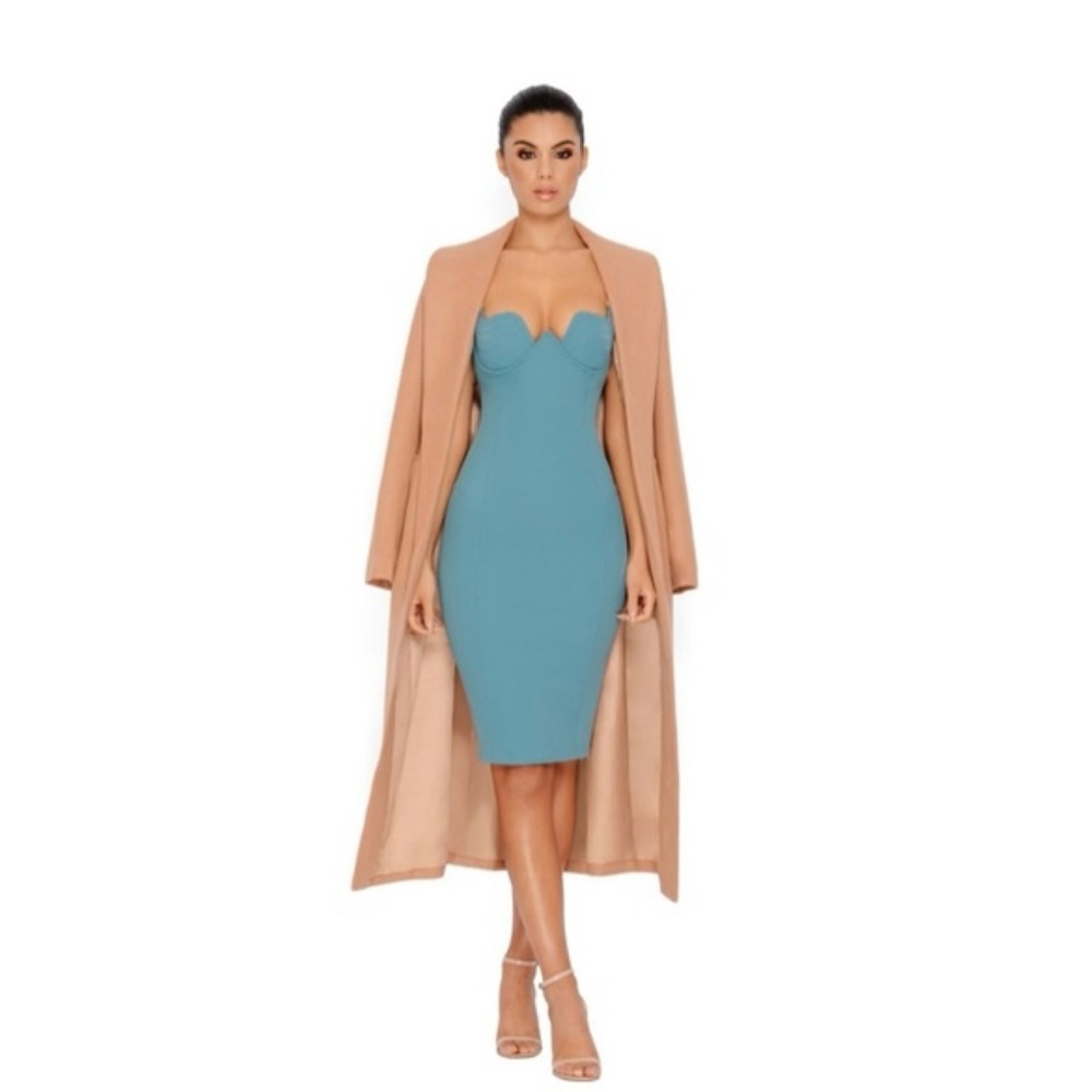 Oh Polly  Don’t Go Chasing Waterfalls, Longline Lapel Coat in Camel Size Small